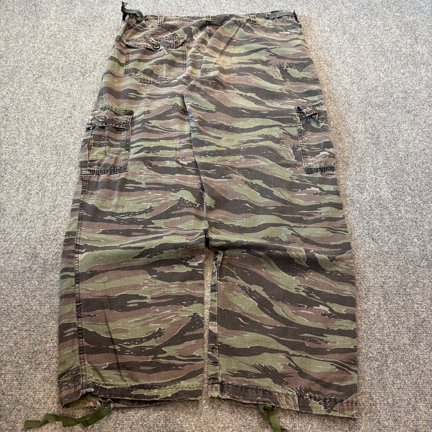90s Tiger Stripe Camo Pants - 40x32