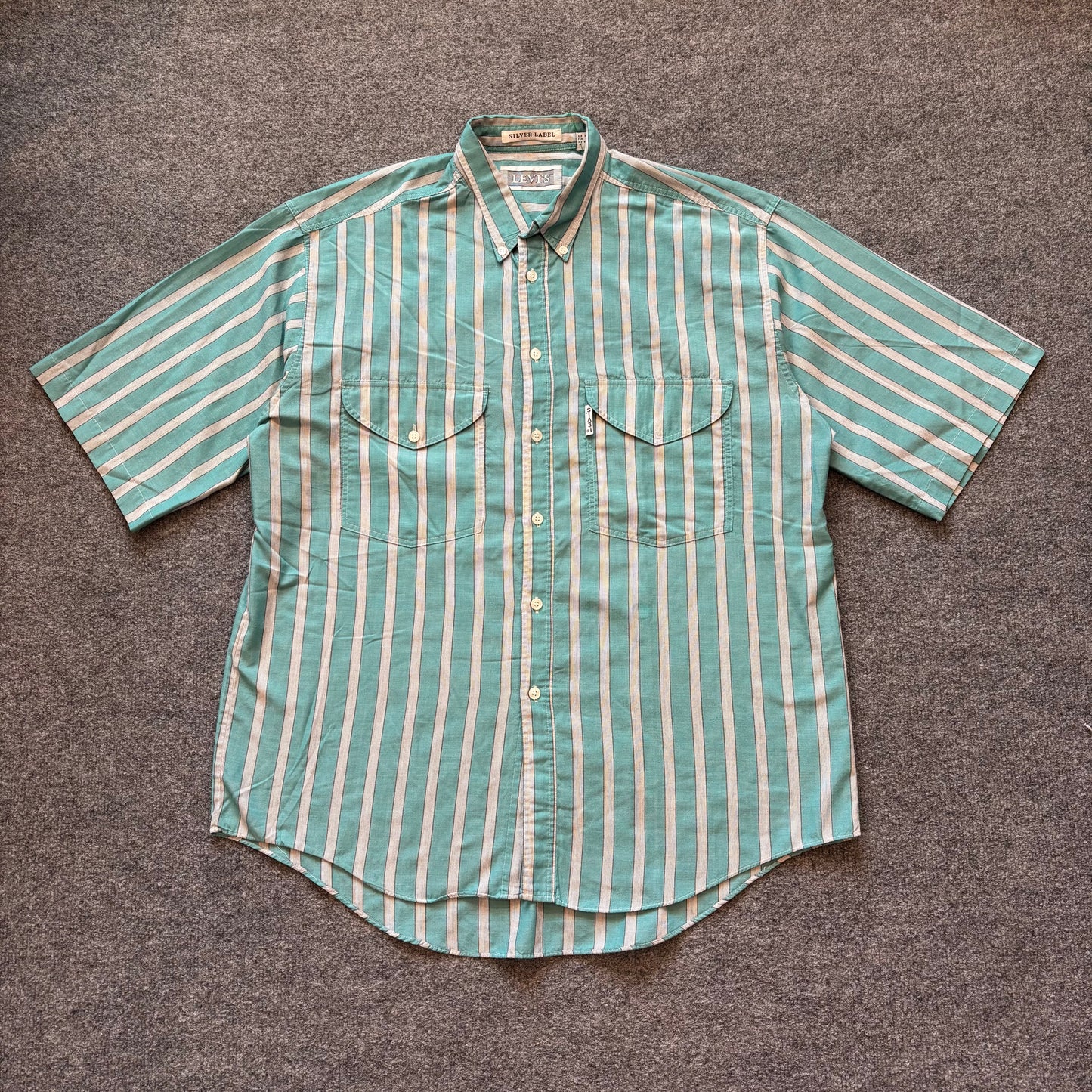Vintage Levi’s Button Up - L