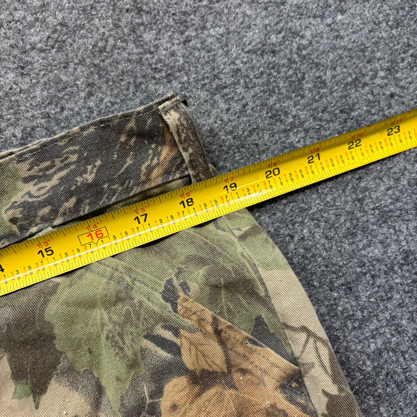 90s Realtree Camo Pants - 38x32