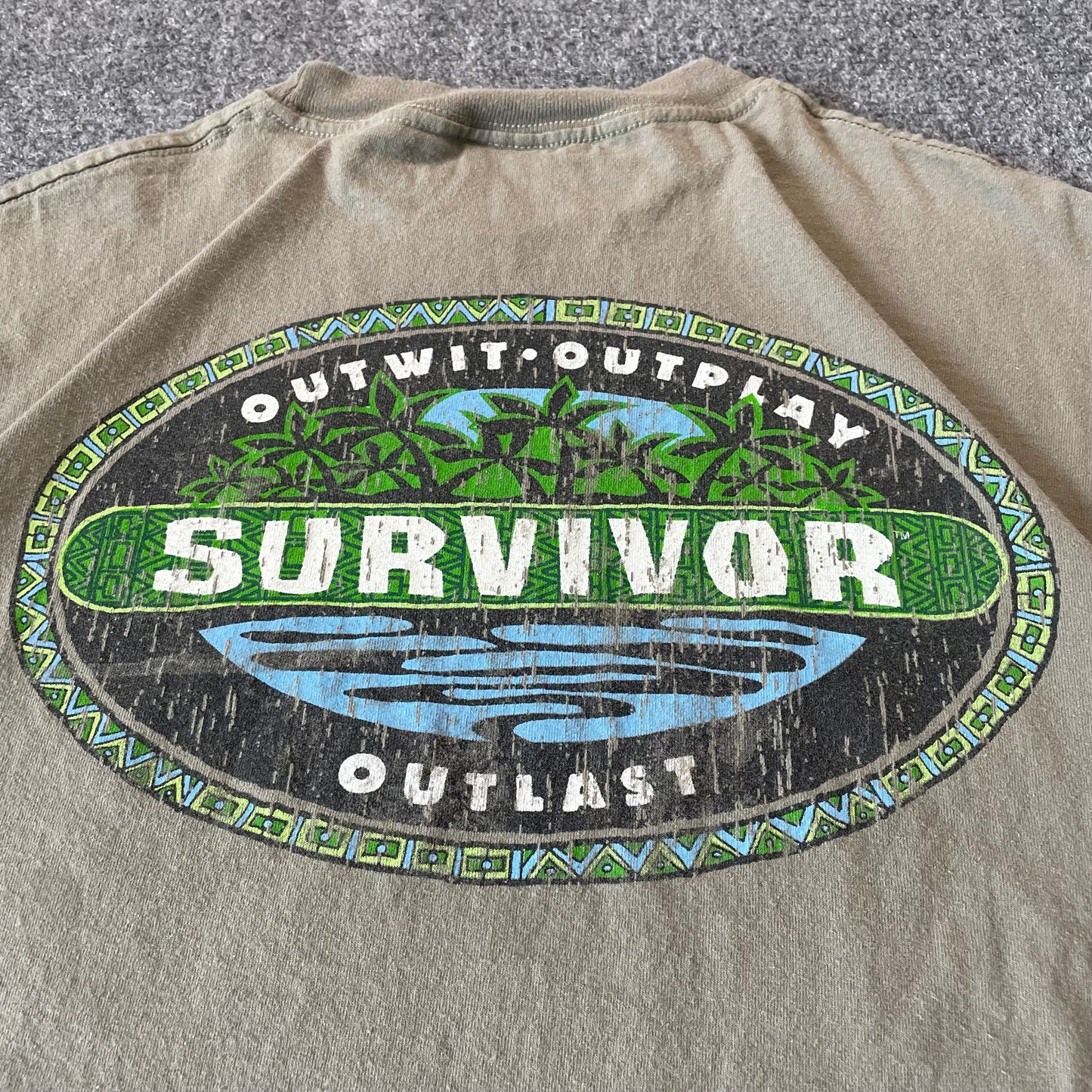 2000s Survivor TV Promo Shirt - L