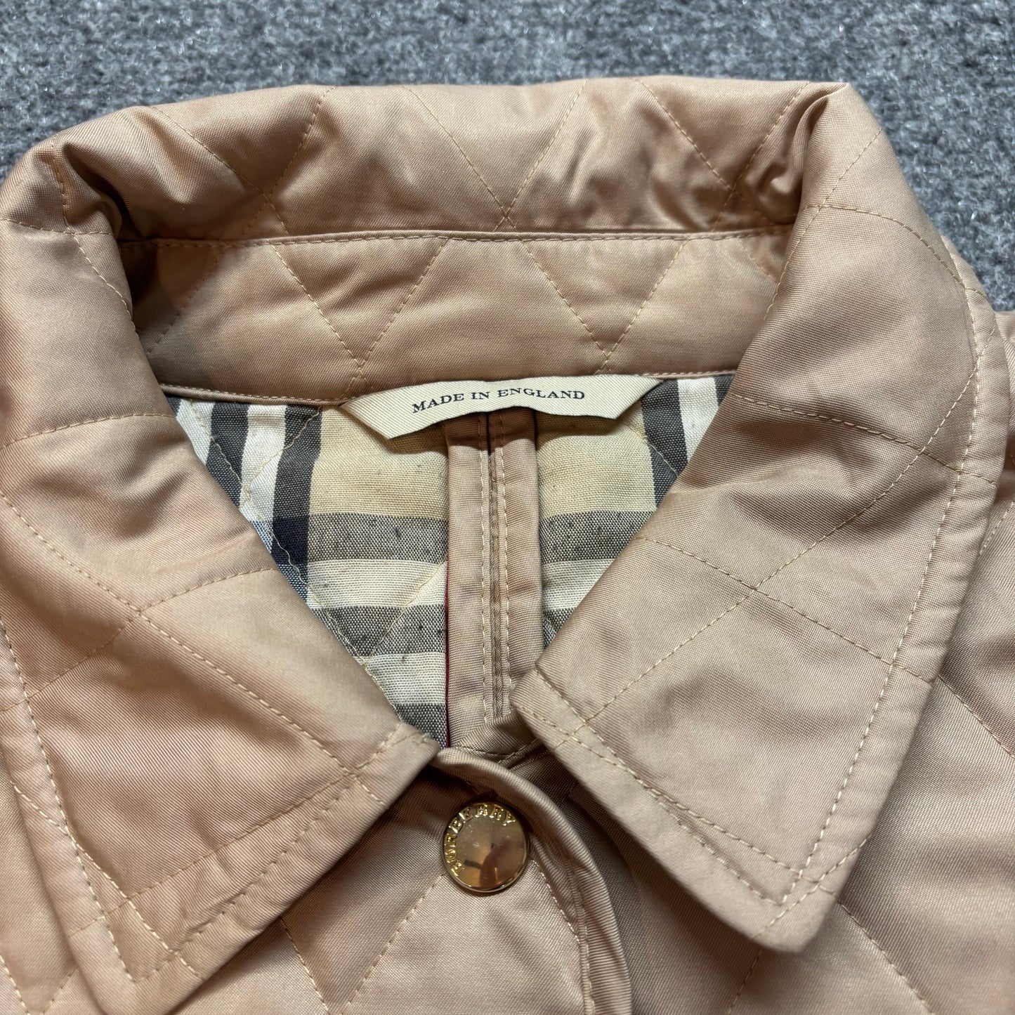 Women’s Burberry Jacket - L
