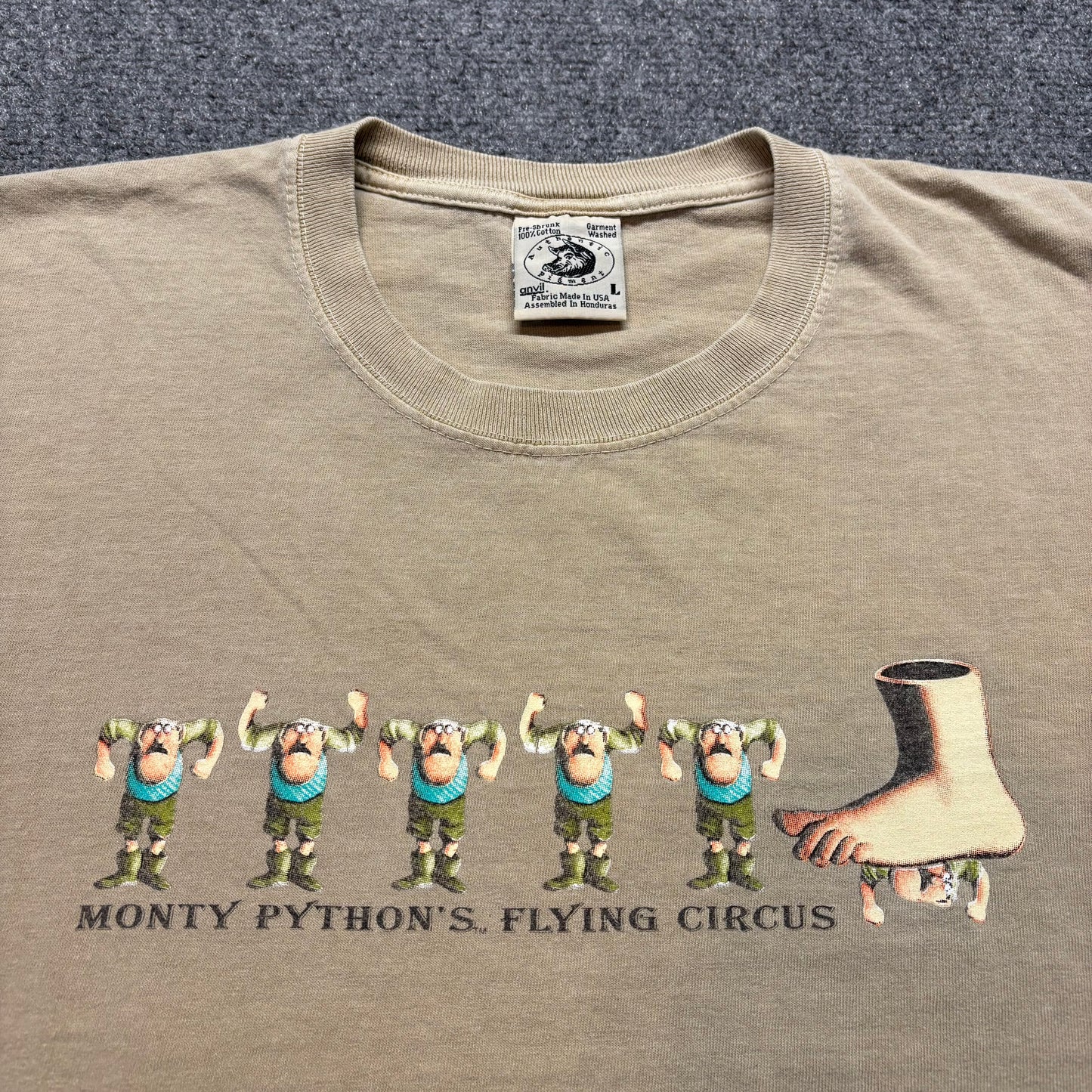 2000s Monty Pythons Flying Circus T-Shirt - L