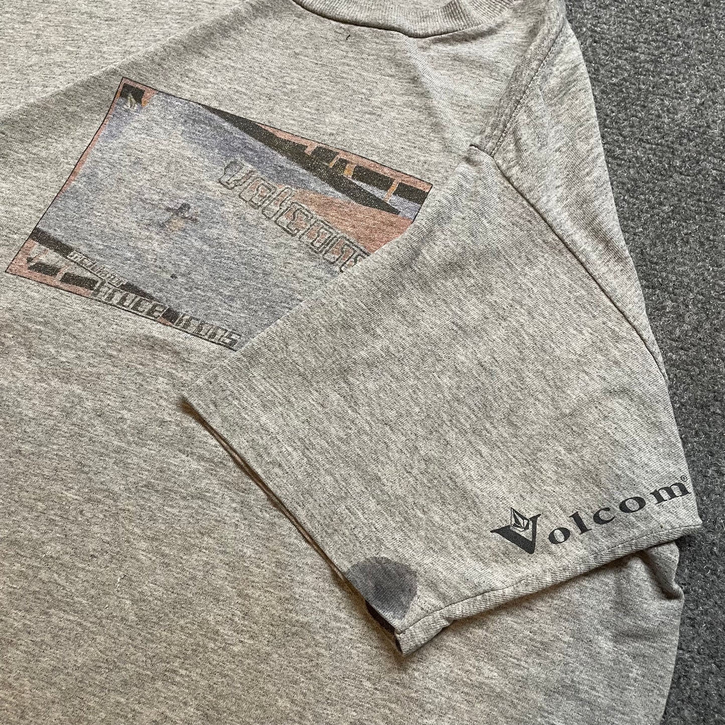 Rare 90s VOLCOM Bruce Irons Surfing T-Shirt - L