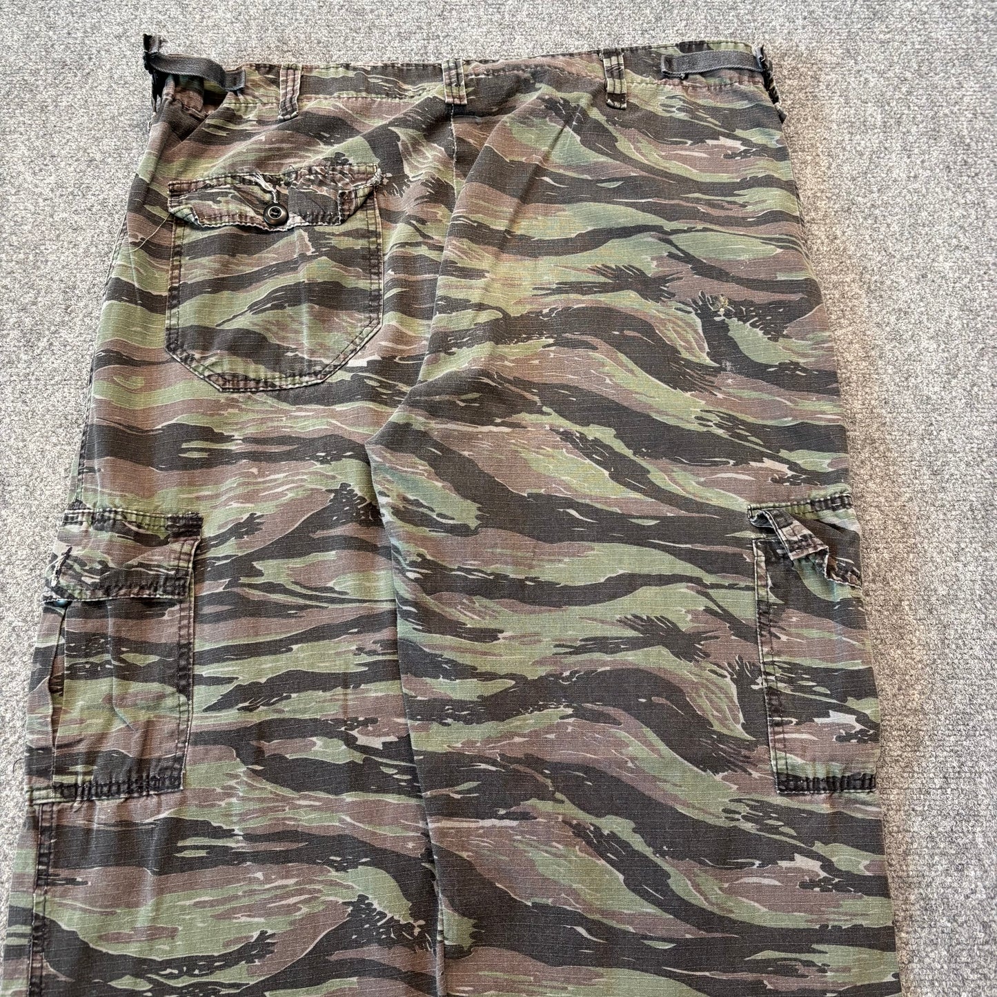90s Tiger Stripe Camo Pants - 40x32